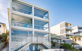 Tamarama Beachfront Apartment On Bondi To Bronte Walk